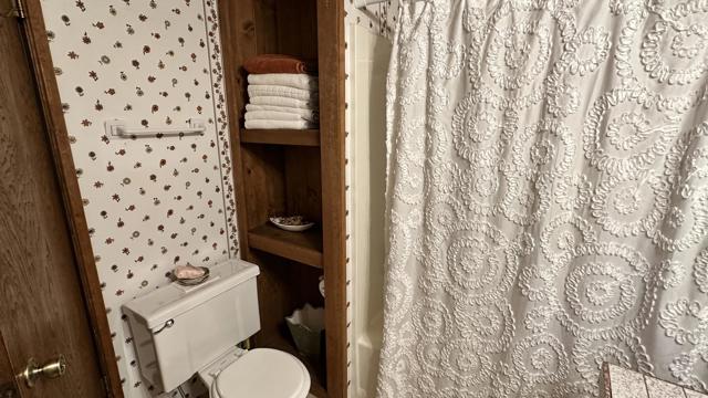 25655 Tahquitz Drive, Idyllwild CA: https://media.crmls.org/mediaz/c4f02af5-8ea4-49e7-92b9-6d246a0443b4.jpg