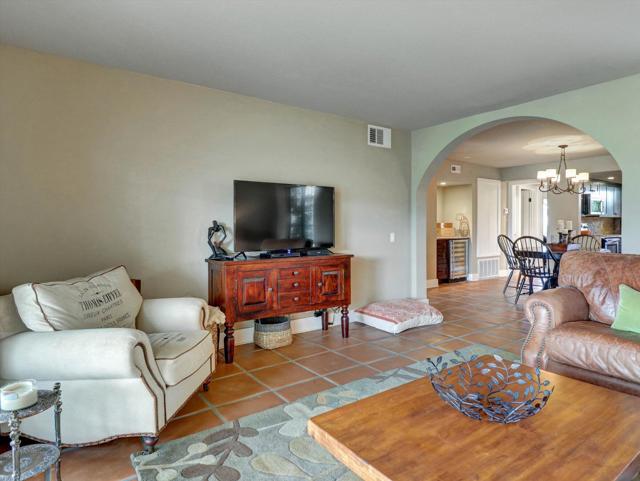 2001 E Camino Parocela, Palm Springs CA: https://media.crmls.org/mediaz/c4f18d58-158f-46ed-b85b-a430db3be19d.jpg