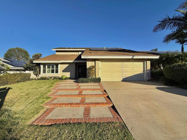 2049 Wind River Rd, El Cajon CA: https://media.crmls.org/mediaz/c4f1c86f-fdfc-4185-9a90-e7f764012544.jpg