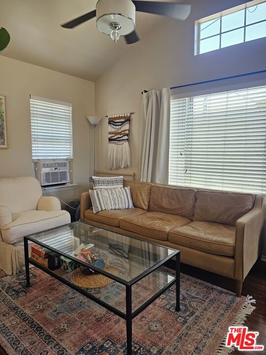 602 Obispo Avenue, Long Beach CA: https://media.crmls.org/mediaz/c4f29add-6f59-4ec5-ae33-49bf2aae6a6b.jpg