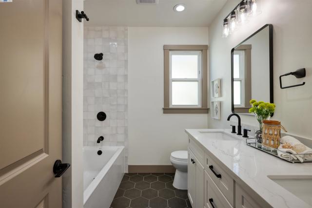 135 Morningside Drive, San Anselmo CA: https://media.crmls.org/mediaz/c4f3011f-0cc4-4523-a9f7-d0c631075e53.jpg