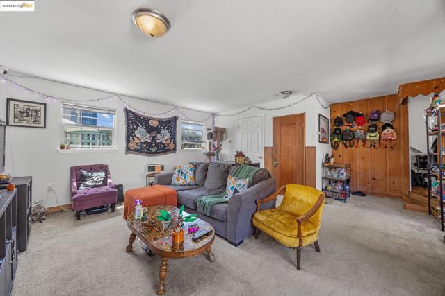 Image 29 of 45 For 271 38th St  