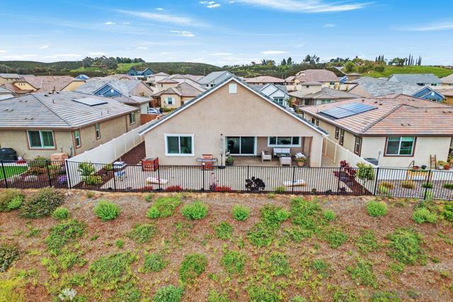 32082 Sedge Way, Temecula CA: https://media.crmls.org/mediaz/c4f3f8fb-bfe2-477d-8ba7-70a07c2c1793.jpg