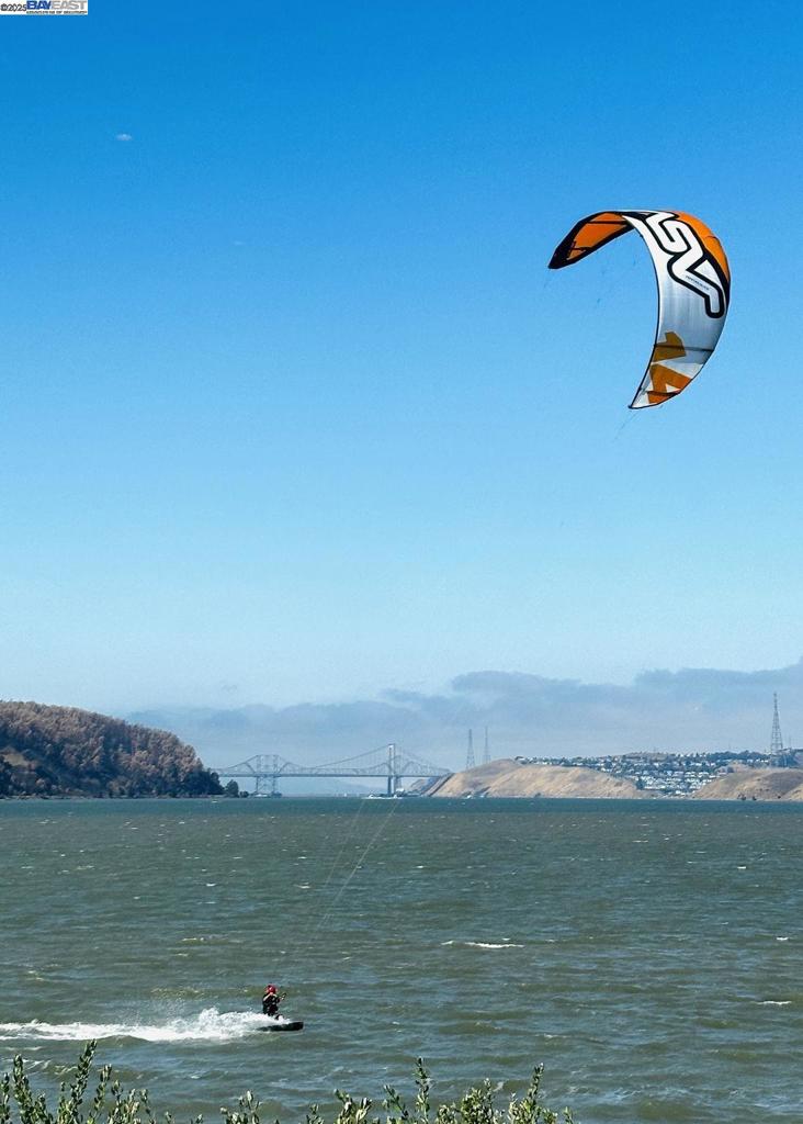 https://media.crmls.org/mediaz/c4f47218-aa0a-47aa-87ca-ac1e917a1bfc.jpg?preset=X-Large