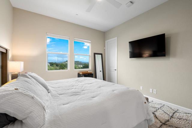 21992 Wilgen Rd, Escondido CA: https://media.crmls.org/mediaz/c4f5ae43-0542-4ab0-bdeb-6835b0aea7dc.jpg