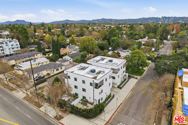 13822 Oxnard Street, Van Nuys CA: https://media.crmls.org/mediaz/c4f618d3-d7a5-4f23-ab99-3d42604d5a81.jpg