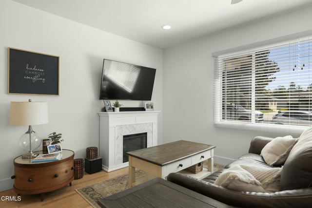 295 297 Estrella Street, Ventura CA: https://media.crmls.org/mediaz/c4f72922-ab4d-4389-bd82-8e386ec312dd.jpg