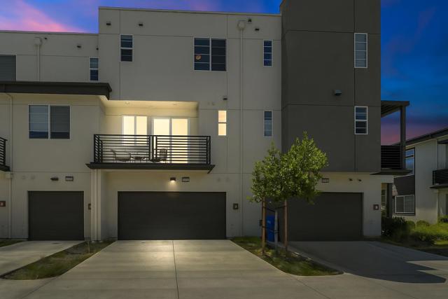 29341 Hub Court, Hayward CA: https://media.crmls.org/mediaz/c4f91d92-a335-4ab0-ba26-8e828950756f.jpg