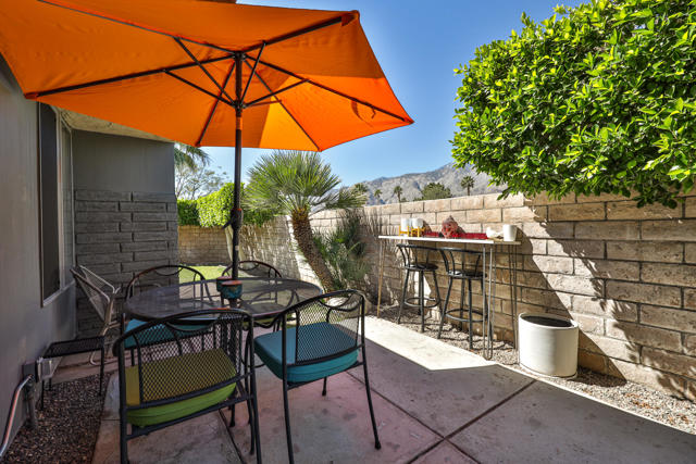 1181 Sunflower Lane, Palm Springs CA: https://media.crmls.org/mediaz/c4f92062-7385-4b92-b5f7-27ee14c1b8bb.jpg