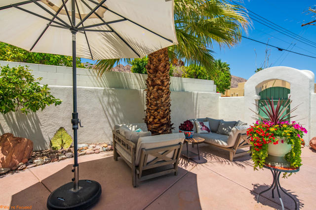 77440 Calle Ensenada, La Quinta CA: https://media.crmls.org/mediaz/c4fa2c99-1cfd-479b-97b3-a231b3737f48.jpg