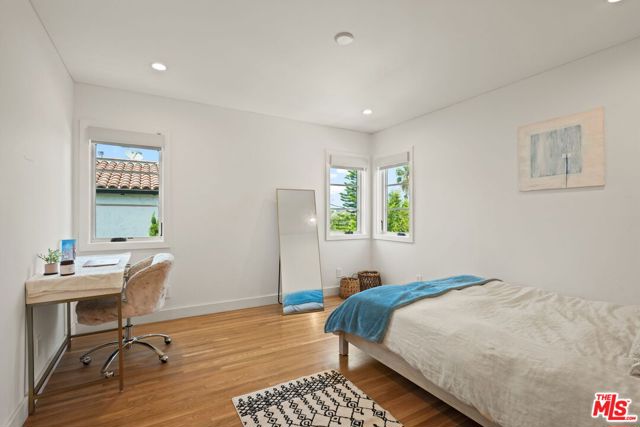 1618 S Durango Avenue, Los Angeles CA: https://media.crmls.org/mediaz/c4fb9654-689e-4bc3-a2cb-9f29940e08de.jpg