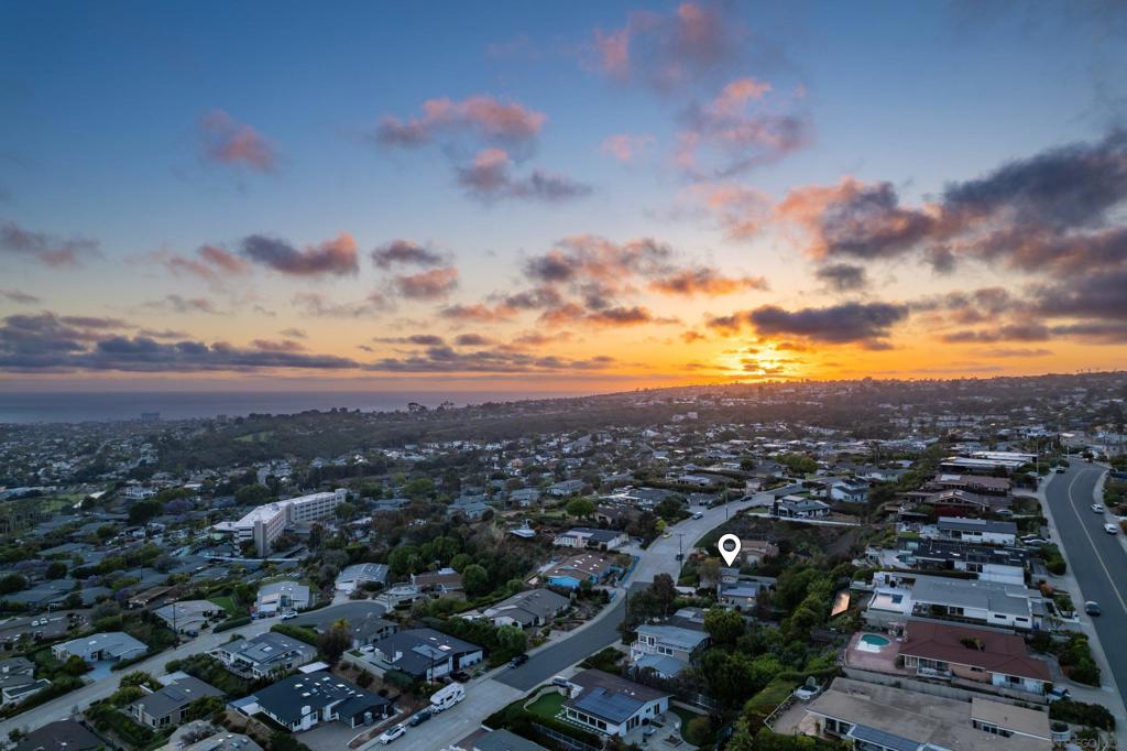 https://media.crmls.org/mediaz/c4fc0f35-1857-4d84-999a-c28ca364fb72.jpg?preset=X-Large