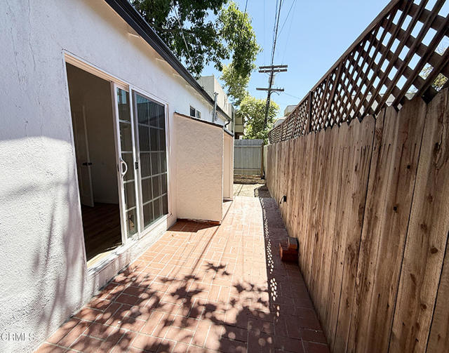 10832 Otsego Street, Los Angeles, California 91602, 2 Bedrooms Bedrooms, ,1 BathroomBathrooms,Residential Lease,For Rent,10832 Otsego Street,CRP1-23188