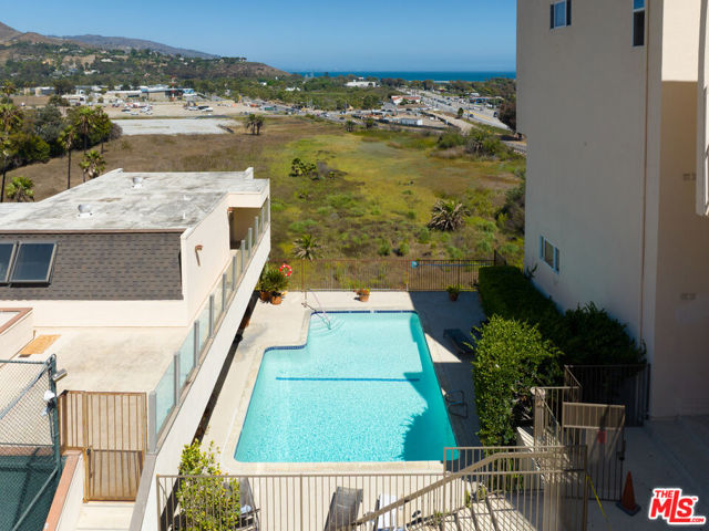 23901 Civic Center Way, Malibu CA: https://media.crmls.org/mediaz/c4ff65da-bb01-4bb8-b8bc-809180cb2325.jpg