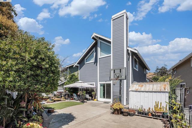 111 Overacker Ter, Fremont CA: https://media.crmls.org/mediaz/c4ff9cb2-d9dd-41df-bf53-6a55d57700e6.jpg