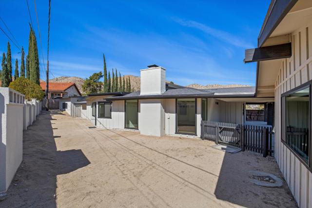 7458 Cardillo Trail, Yucca Valley CA: https://media.crmls.org/mediaz/c4ffb91f-cd0c-4b9b-8423-625468bd17e0.jpg