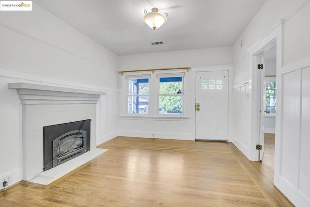 2406 10th, Berkeley CA: https://media.crmls.org/mediaz/c4ffe027-0dda-406d-ab9c-bf598e020e6f.jpg