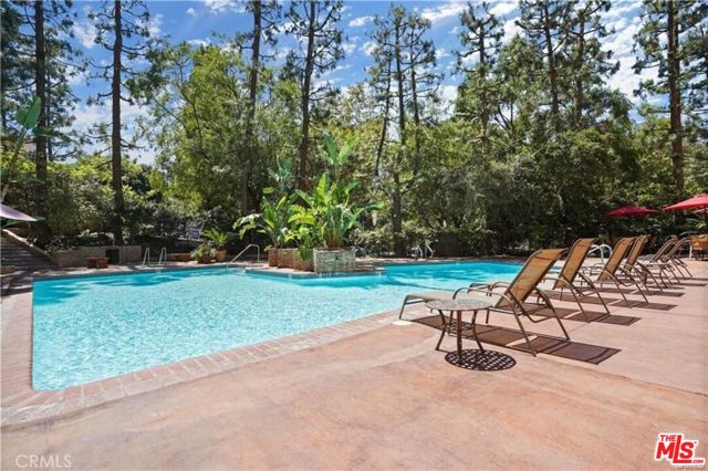 2700 Cahuenga Boulevard, Los Angeles CA: https://media.crmls.org/mediaz/c5007fa7-6ed6-4e2a-9f44-c44e1b107fe5.jpg