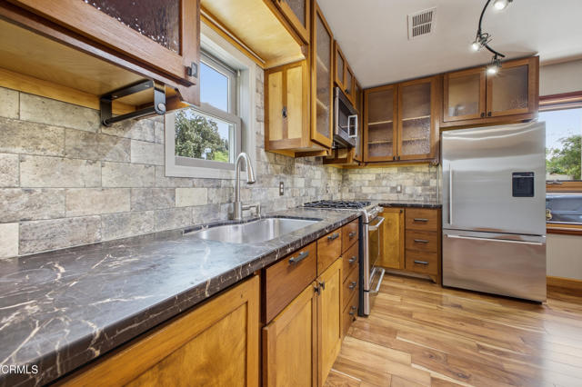 Detail Gallery Image 8 of 25 For 2163 E Del Mar Bld, Pasadena,  CA 91107 - 2 Beds | 2 Baths