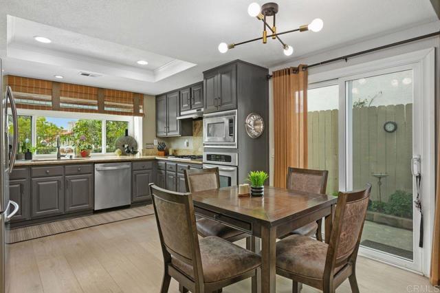 Detail Gallery Image 12 of 35 For 1585 Madrid Dr, Vista,  CA 92081 - 3 Beds | 2/1 Baths