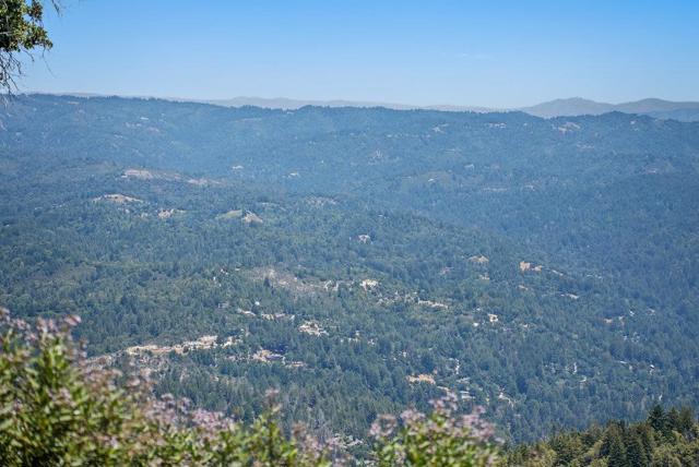150 Braemoor Drive, Santa Cruz CA: https://media.crmls.org/mediaz/c5010fe9-630e-4999-be81-e9a649660cd8.jpg