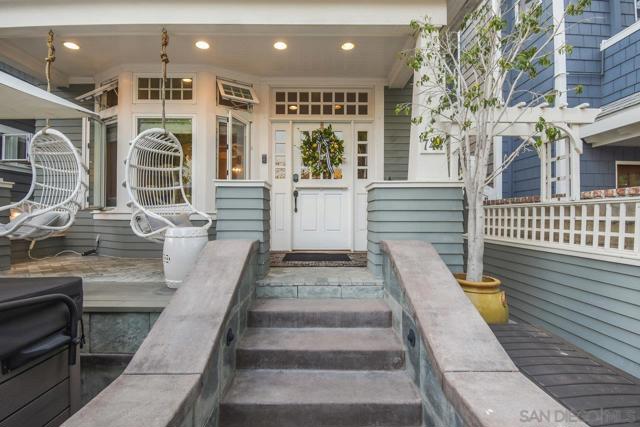 744 G Ave, Coronado CA: https://media.crmls.org/mediaz/c5011473-e91a-4daa-85ab-f6a50257d521.jpg