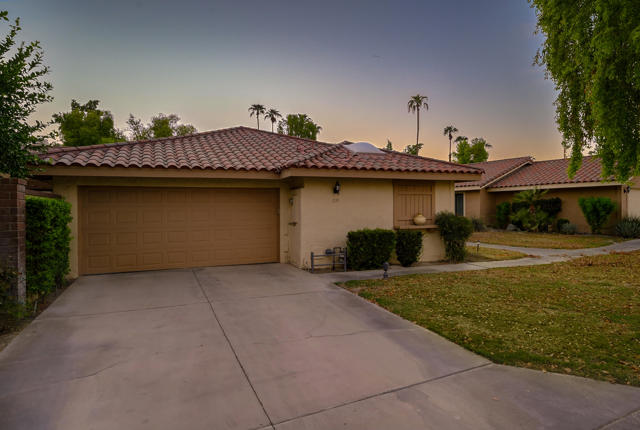 239 Santa Barbara Circle, Palm Desert, CA 92260