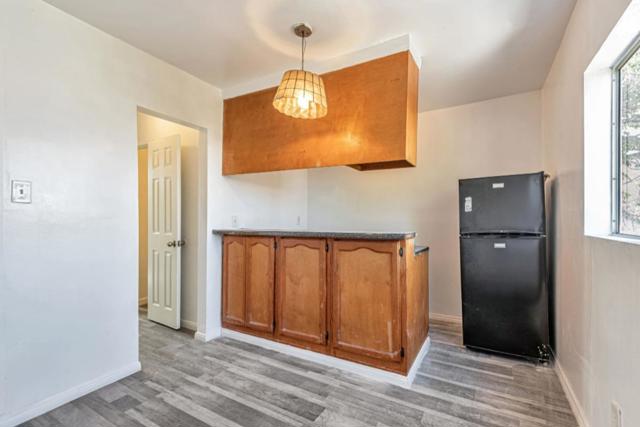 847 W 43rd Street, Los Angeles CA: https://media.crmls.org/mediaz/c5014de6-022a-44d5-a897-05b2e2176a98.jpg