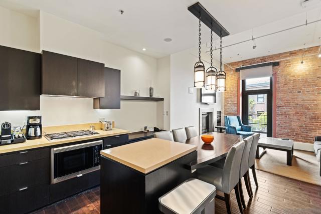 900 N Point St, San Francisco CA: https://media.crmls.org/mediaz/c501521a-0aba-443a-b143-2ffdeda88030.jpg
