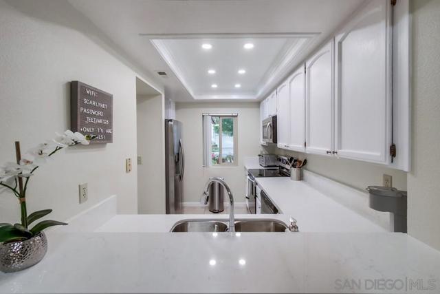 12242 Paseo Lucido, San Diego CA: https://media.crmls.org/mediaz/c5015cb9-2f1c-4d34-ad07-43237a6e01ab.jpg