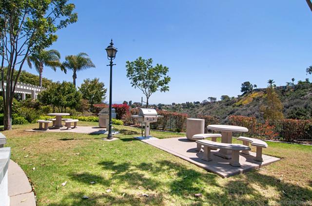 6013 Oakgate Row, La Jolla CA: https://media.crmls.org/mediaz/c5016de0-fa7c-4ef1-afd7-6a7e44b042f5.jpg