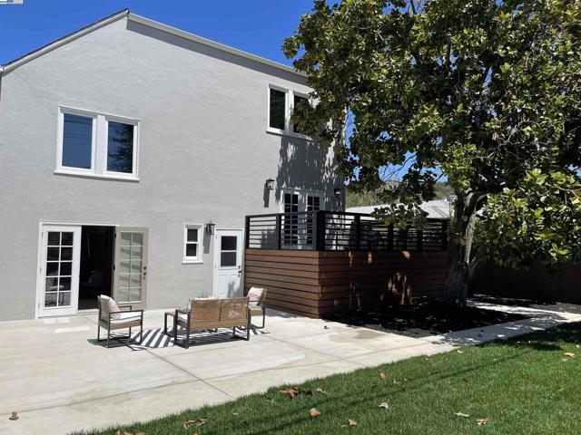 135 Morningside Drive, San Anselmo CA: https://media.crmls.org/mediaz/c5018191-69a6-469e-9ad1-427c9047a0c2.jpg