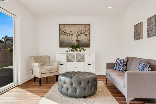 38243 Manzanita St, Newark CA: https://media.crmls.org/mediaz/c501e9b6-7449-43a5-8a12-1b2f7636175a.jpg