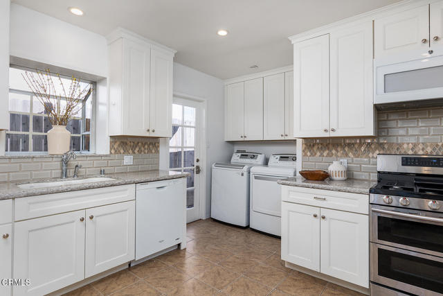 Detail Gallery Image 13 of 44 For 3600 Buena Vista Ave, Glendale,  CA 91208 - 3 Beds | 2/1 Baths