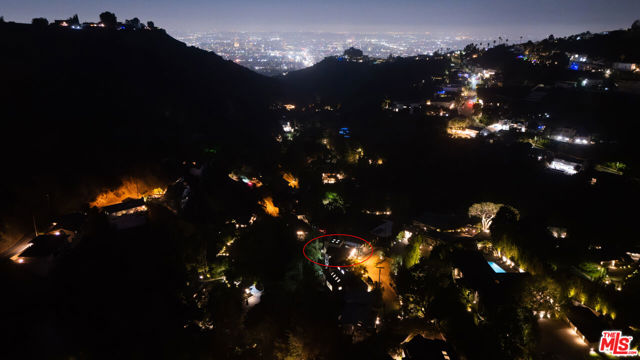 2506 Zorada Drive, Los Angeles CA: https://media.crmls.org/mediaz/c5021fda-5c97-4c76-a702-8b86bee305a3.jpg