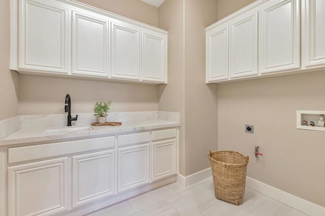 2892 Birkdale Court, Gilroy CA: https://media.crmls.org/mediaz/c5028693-370d-4618-8254-0924e7a6001a.jpg
