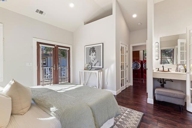 4463 Pleasanton Ave, Pleasanton CA: https://media.crmls.org/mediaz/c502cc41-99b2-4c6b-be5a-33635e659cc3.jpg