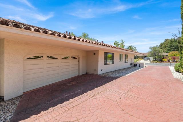 1091 Valley View Court, Los Altos CA: https://media.crmls.org/mediaz/c5030c50-bea7-4c7c-b2e4-354908dbbbaa.jpg