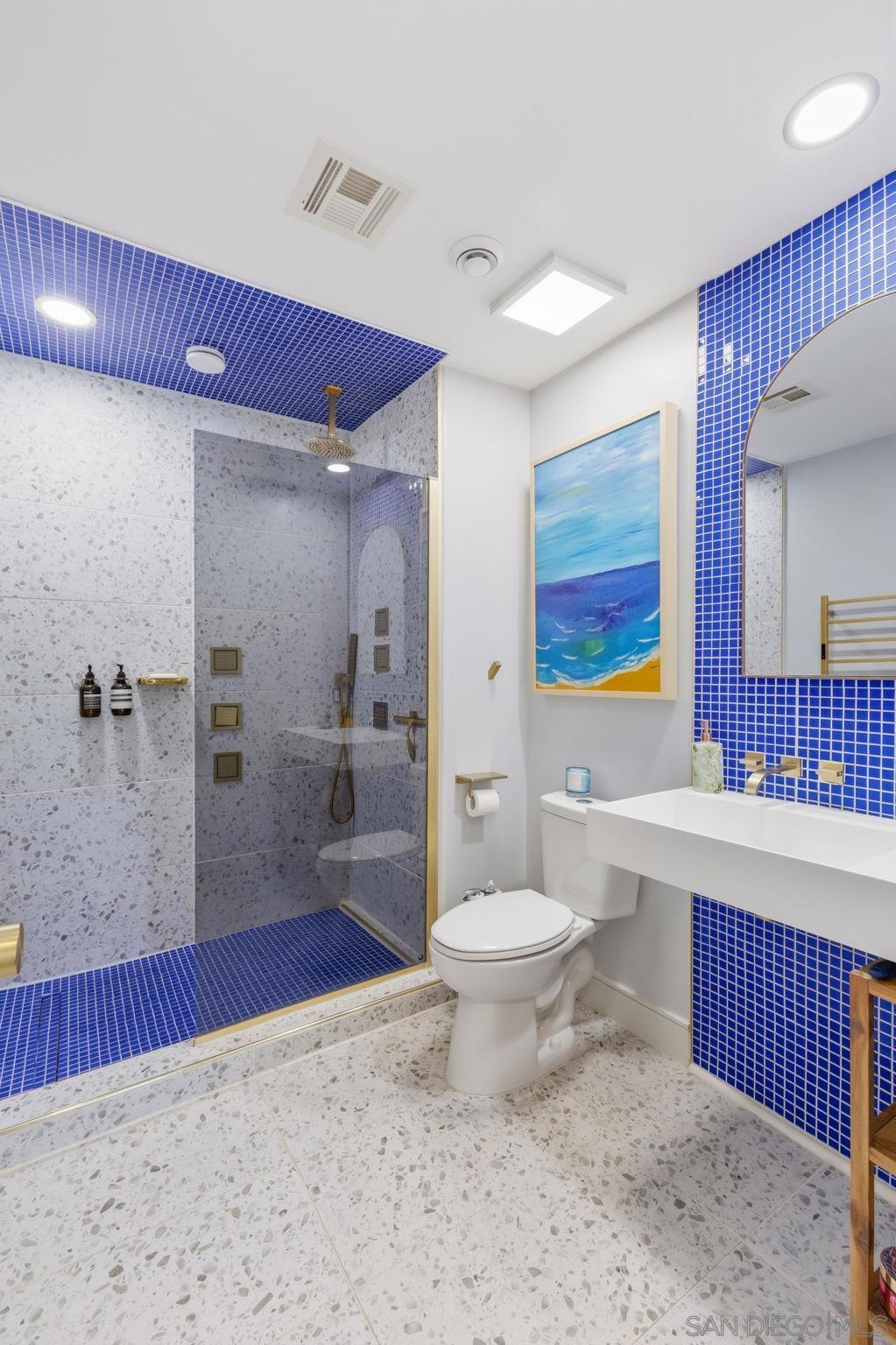 https://media.crmls.org/mediaz/c503390e-88c9-42d9-8153-290f66697461.jpg?preset=X-Large