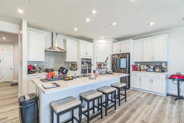 1535 Eisenhower Court, Dixon CA: https://media.crmls.org/mediaz/c5033a29-1c0e-46e9-8a00-887d13c6d8cc.jpg