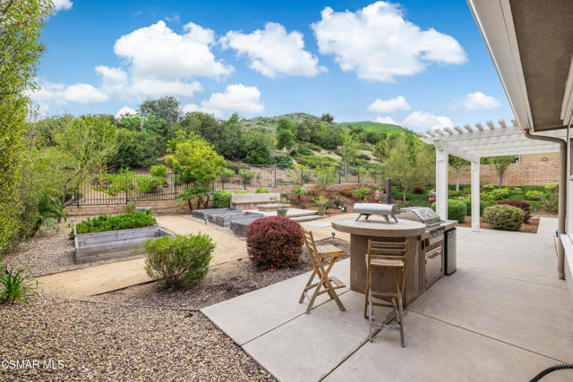 6923 Ridgemark Court, Moorpark CA: https://media.crmls.org/mediaz/c50343a3-beda-4457-8ef4-6c6ade9205f3.jpg