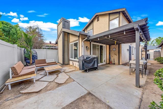 9560 Frank Way, Santee CA: https://media.crmls.org/mediaz/c50348cd-b634-435a-a265-f4c66c2be7a2.jpg