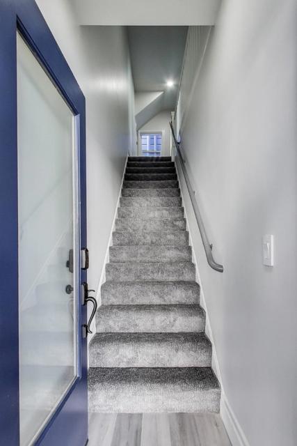 811 Oak Street, San Francisco CA: https://media.crmls.org/mediaz/c503a458-c52e-4233-8758-6412e160933f.jpg