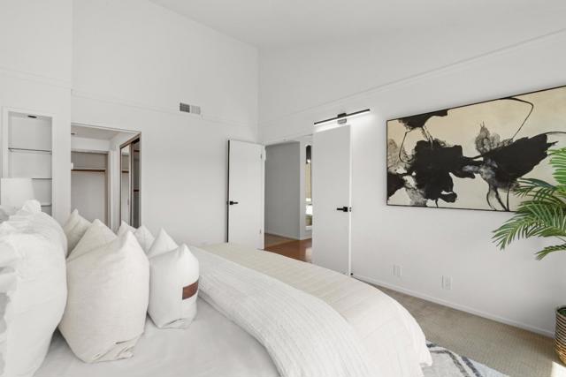 17 Spinnaker Place, Redwood City CA: https://media.crmls.org/mediaz/c5049349-9c46-4d79-81b9-6033b306aab8.jpg