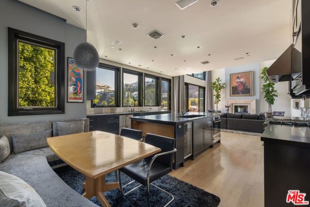 1573 Sunset Plaza Drive, Los Angeles CA: https://media.crmls.org/mediaz/c504c656-ee85-4d30-8b48-ddd6ed73e9e7.jpg