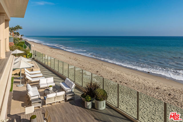 22368 Pacific Coast Highway, Malibu CA: https://media.crmls.org/mediaz/c504d0a4-4c83-49ca-819b-babf6baf2703.jpg