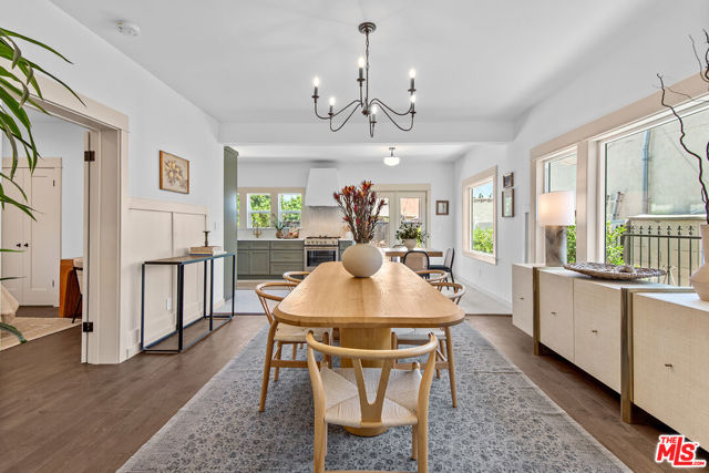 3816 S Harvard Boulevard, Los Angeles CA: https://media.crmls.org/mediaz/c5056aa0-310d-4568-87c0-ae4c7851d2af.jpg