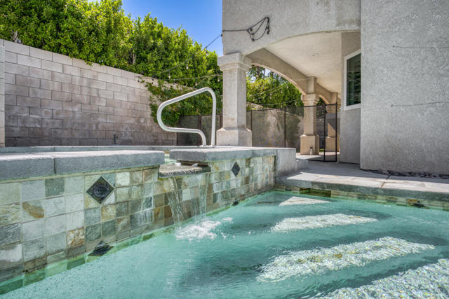41950 Maryn Court, Palm Desert CA: https://media.crmls.org/mediaz/c5057ca1-01a9-4fa6-8538-5fcef55a0c28.jpg