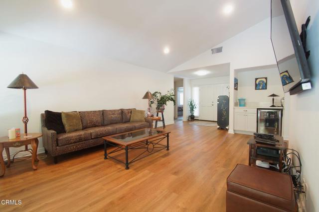 Detail Gallery Image 6 of 20 For 6464 San Como Ln, Camarillo,  CA 93012 - 2 Beds | 2 Baths