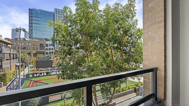 325 7Th Ave, San Diego CA: https://media.crmls.org/mediaz/c507acc9-5608-43d7-a2a7-2ff565393604.jpg